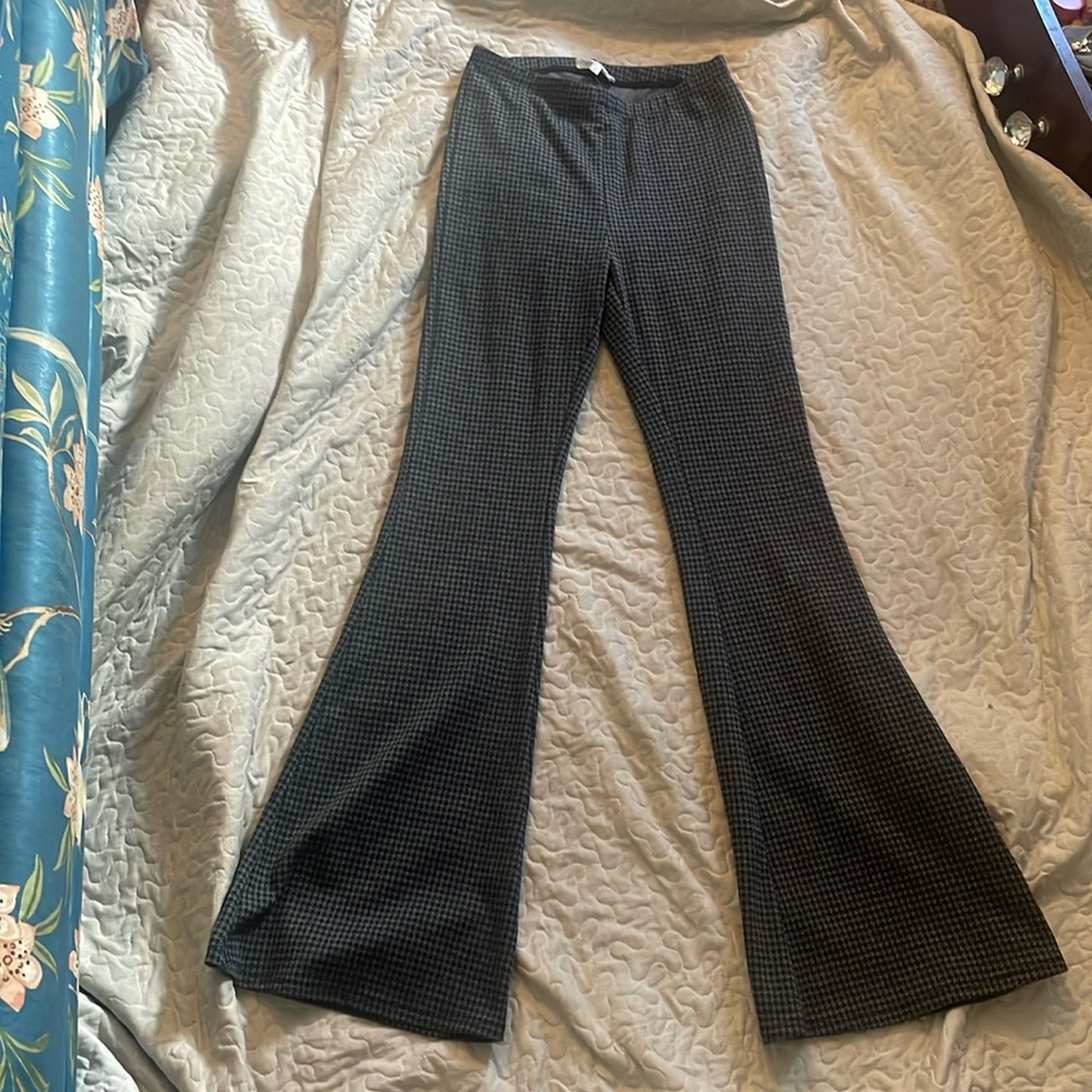 These are a very soft flare legging